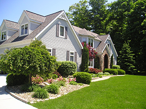 Landscapers and Lawncare Services in Waterloo, IA